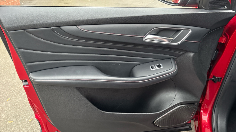 MG HS 1.5 T-GDI PHEV Trophy 5dr Auto Hatchback